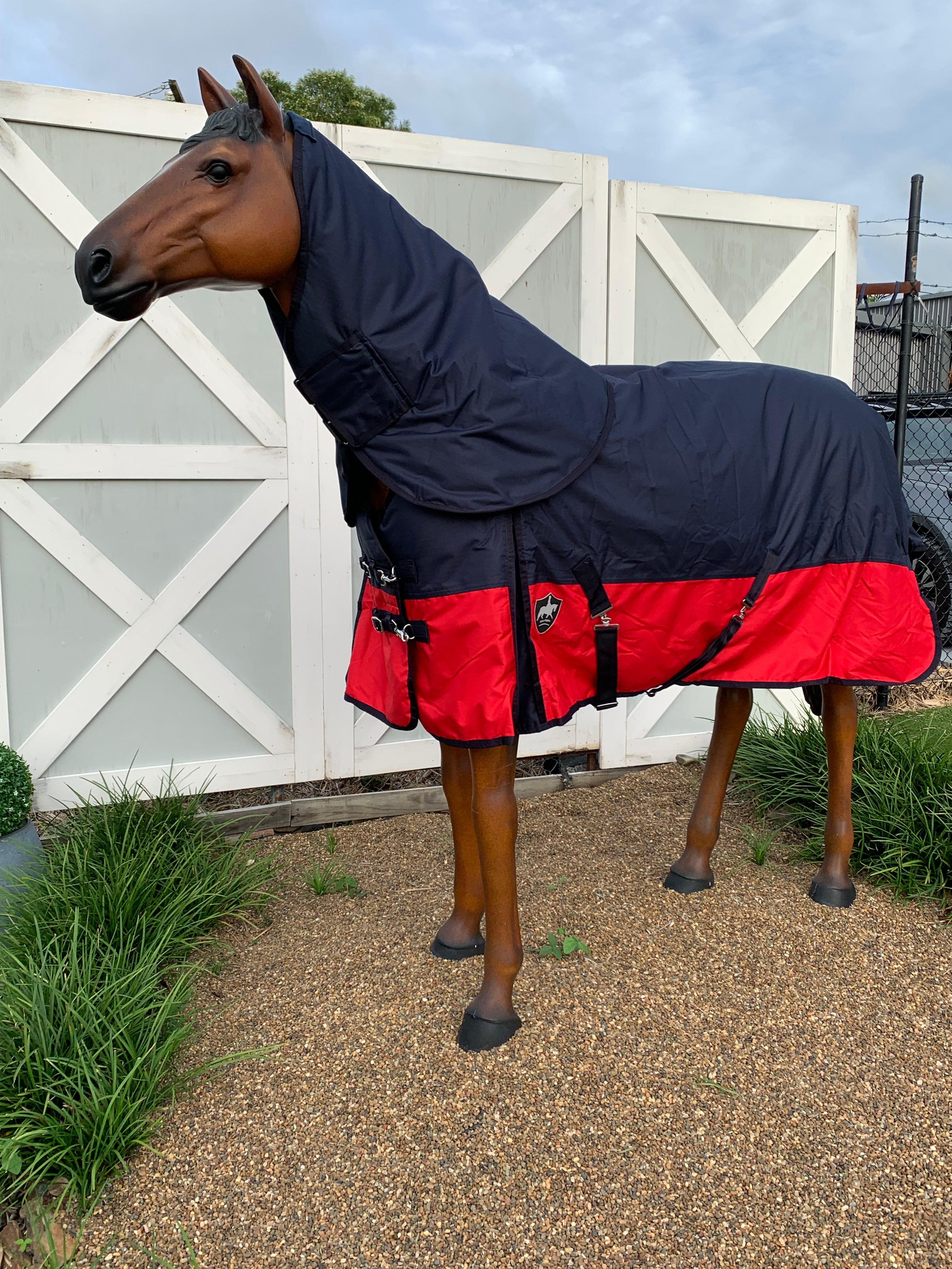 600D Turnout 300g Fill - Navy with Red & Detachable Neck Combo