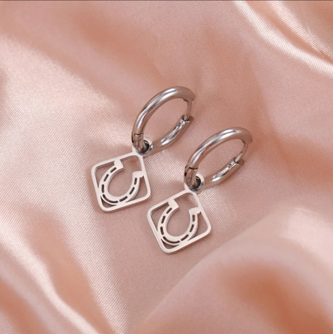 Horse Shoe hoop earings gold or silver
