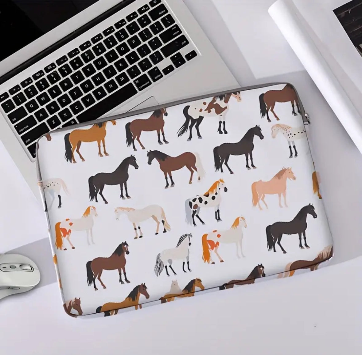 Laptop bag with horsey print